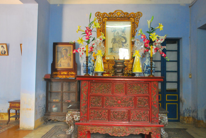 Đức Từ Cung mất ngày 3/10/1980, thọ 91 tuổi. Lăng mộ bà được xây cất ở làng Dương Xuân (Huế), cạnh lăng vua Đồng Khánh và vua Tự Đức.