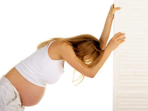 Khó thở. Nếu không bị cảm cúm, nghẹt mũi mà vẫn khó thở thì bạn cần hết sức đề phòng. Nhiều bệnh nhân từng đối diện với căn bệnh khẳng định họ cảm thấy khó có thể hô hấp bằng mũi. Thay vào đó, những bệnh nhân này buộc phải thở bằng miệng để đảm bảo sự sống.