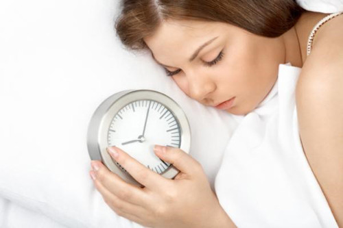 Lười luyện tập. Để không đối diện các vấn đề sức khỏe, chuyên gia khuyên thanh thiếu niên nên dành 1 giờ cho các bài tập cường độ mạnh mỗi ngày. Tuy nhiên chỉ gần 25% trong số họ kiên trì thực hiện. Điều này vô cùng bất lợi bởi nó ảnh hưởng trực tiếp đến sự phát triển thể chất, trí tuệ mỗi người.