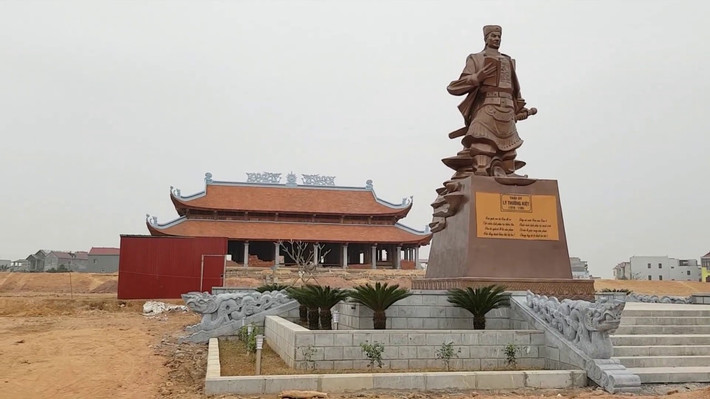 Lý Thường Kiệt mất năm 1105, thọ 86 tuổi. Ông được nhân dân lập đền thờ phụng nhiều nơi. Năm 2013, Bộ Văn hóa, Thể thao và Du lịch đưa ra danh sách 14 vị anh hùng dân tộc tiêu biểu nhất trong lịch sử Việt Nam, trong đó có Lý Thường Kiệt.