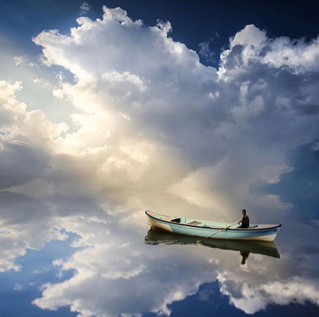Bơi giữa mây trời là có thật các thím ạ.