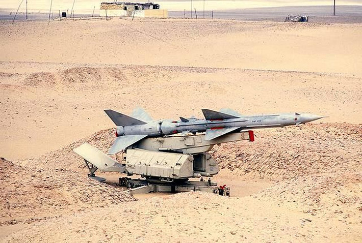Xem ra đây là sản phẩm có sự đầu tư nghiên cứu lớn của phiến quân Houthi chứ không đơn thuần là công nghệ thô sơ làm ra chỉ để phóng lên còn “trúng đâu thì trúng”. Nguồn ảnh: Wikipedia