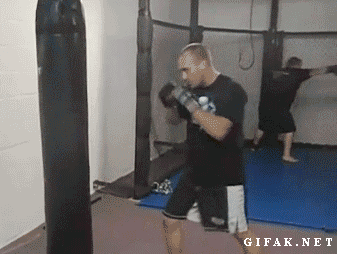 Cú đấm xuyên tường