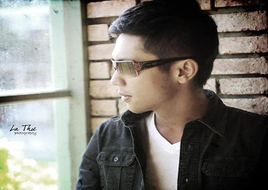 Ngất ngây với anh chàng hát 10 loại nhạc trong 7 phút