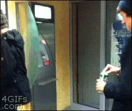 "Gậy ông đập lưng ông".