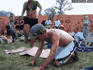 Hành động kỳ quặc.