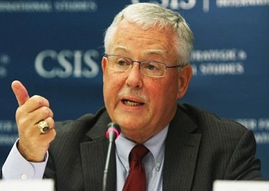 GS Carl Thayer khuyên Việt Nam đối phó Trung Quốc thế nào?