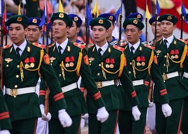 Màn múa súng chưa từng có của lực lượng vũ trang Việt Nam