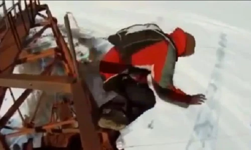 Trai trẻ liều lĩnh nhảy từ độ cao 120m xuống mặt đất