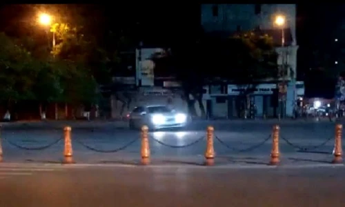 Lái xe điên "trình diễn" trên đường phố Hải Phòng