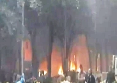 Cận cảnh hiện trường vụ đánh bom ở Tân Cương