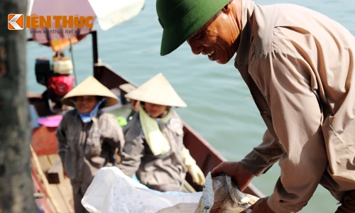 Vật lộn mưu sinh dưới nắng nóng Hà Nội hơn 40 độ