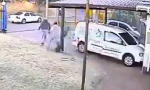 Chạy tóe khói vì cướp nhầm gia chủ có súng