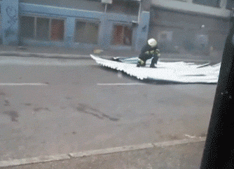 Sức mạnh của gió bão.