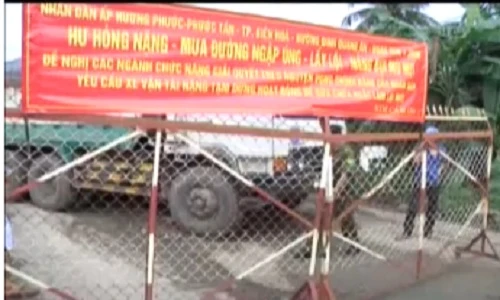 Người dân Đồng Nai lập rào, chặn xe quá tải