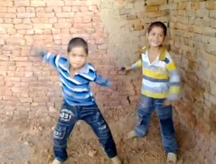 “Nhóc tì” nhảy bốc lửa (32)