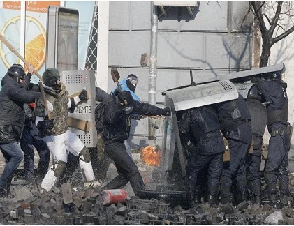 Video đụng độ đẫm máu ở Ukraine