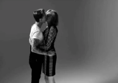 Clip “Nụ hôn đầu” hút hàng triệu người xem