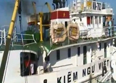 Trung Quốc đâm chìm tàu cá Việt Nam