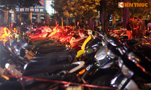 Xem trận VN - Man City, khán giả gửi xe bị “chém đẹp"