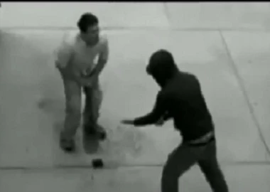 Gặp cướp sợ tè đẫm quần