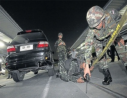 Đài truyền hình Thái Lan bị ném lựu đạn