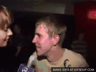 Hành động kỳ quặc.