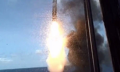 Cách tên lửa hành trình BrahMos rời bệ phóng