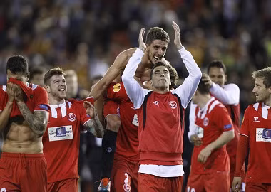 Thắng Sevilla 3-1, Valencia vẫn không có vé vào chung kết Europa League