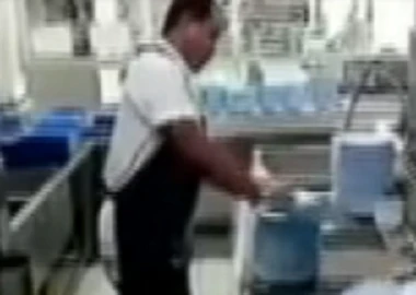 “Máy rửa đĩa” nhanh nhất thế giới