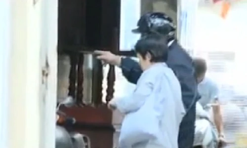 Camera giấu kín: Đừng để bé mồ côi (1)