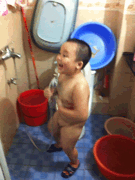 Khi bé phấn khích