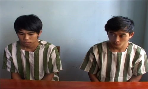 Họa lớn từ hành vi ném đá vào ô tô