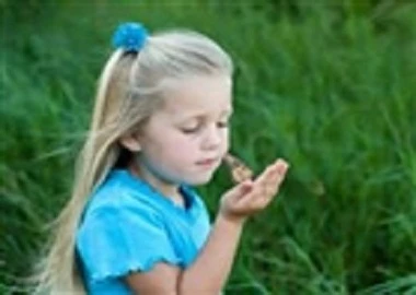 Hành trình bé gái sơ sinh trở thành thiếu nữ xinh đẹp