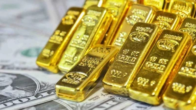 Giá vàng lập đỉnh: Có nên mua thời điểm này?