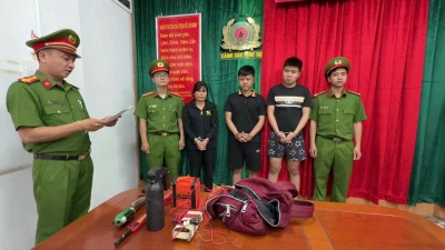 Triệt phá nhóm trộm chó dùng súng điện tự chế tại TP HCM