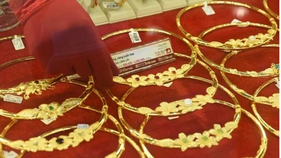 Giá vàng SJC bật tăng, chạm ngưỡng 120 triệu đồng/lượng