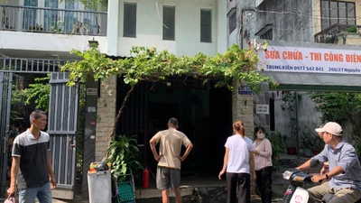 TP HCM: Quên tắt bếp khi luộc gà, cháy căn nhà 4 tầng