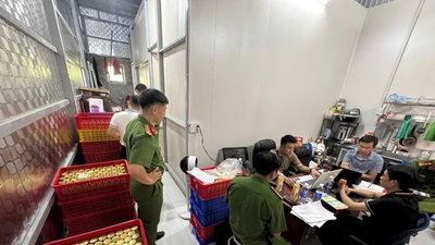 Đà Nẵng triệt phá đường dây sản xuất, tiêu thụ hàng chục ngàn hũ yến giả