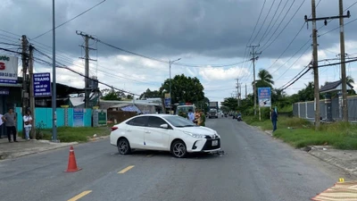 Đồng Tháp: Va chạm giữa xe máy và ô tô quay đầu, một người không qua khỏi