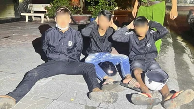 Đồng Tháp: Bắt nhóm thanh niên mang dao tự chế đi giải quyết mâu thuẫn