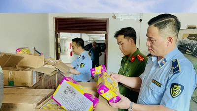 Lào Cai: Thu giữ hàng nghìn sản phẩm kẹo, bánh nướng không hóa đơn