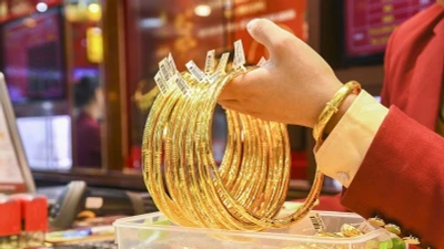 Vàng miếng, vàng nhẫn cùng giảm mạnh sáng 28/6