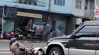 Gia Lai: Ô tô 5 chỗ va chạm xe máy chở trẻ nhỏ rồi rời khỏi hiện trường
