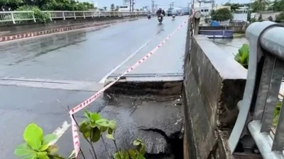 Cần Thơ: Khắc phục tạm thời hố sâu ở dốc cầu Cái Sơn trên ĐT923