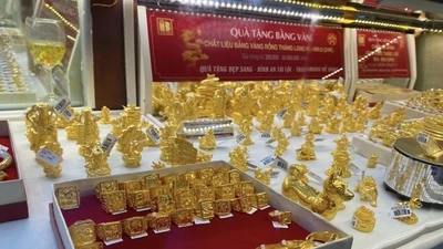 Giá vàng sụt giảm mạnh: Có nên mua vào thời điểm này?