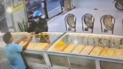 Cà Mau: Kẻ cướp tiệm vàng, ung dung ăn cơm trước khi bị bắt