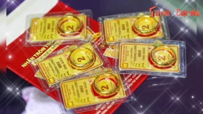 Vàng nhẫn và vàng miếng cùng lao dốc ngày 31/5