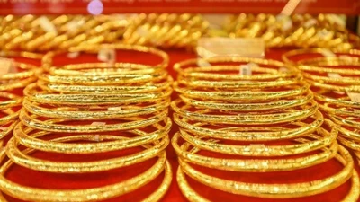 Giá vàng lao dốc, người mua lỗ tiền triệu chỉ sau một tuần