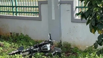 Đồng nai: Xe đạp điện kẹt ga, nam sinh lớp 11 tử vong sau khi tự ngã